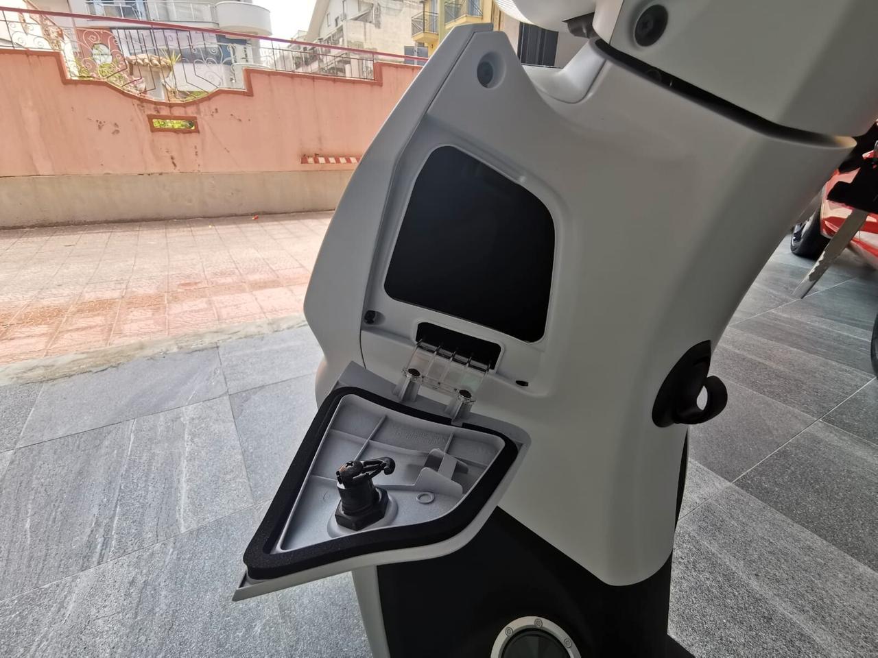 Kymco People S 125 S200