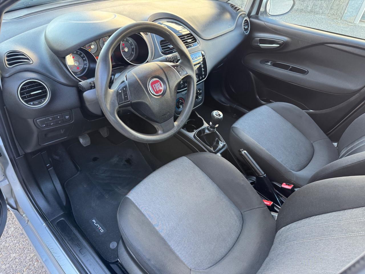 Fiat Punto idonea ai neopatentati gomme nuove