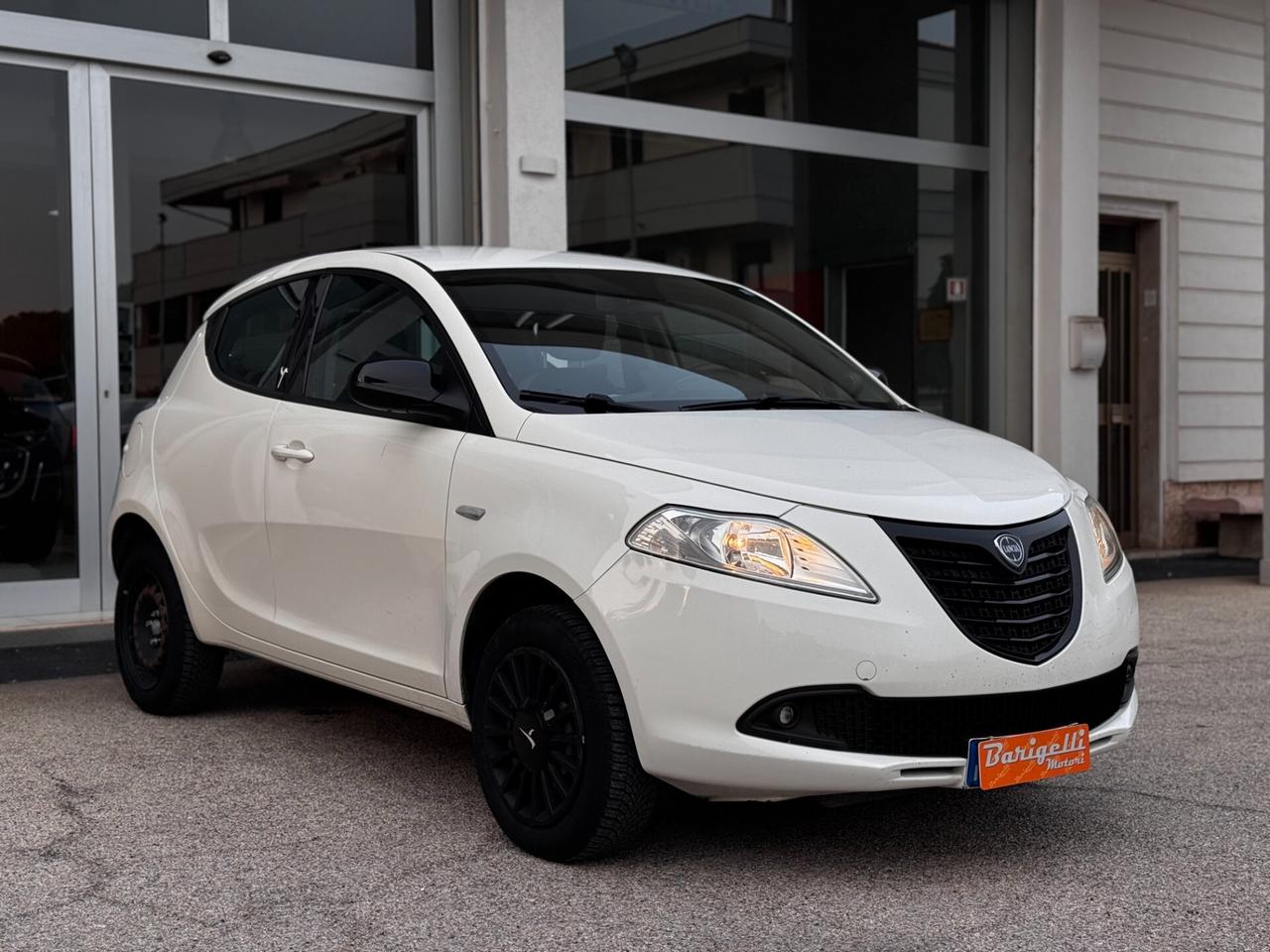 Lancia Ypsilon 0.9 TwinAir 85 CV 5 porte Metano Ecochic Elefantino