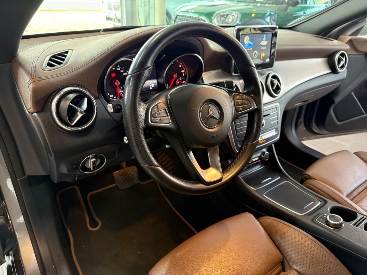 Mercedes-benz CLA 200 Shooting Brake FULL !!