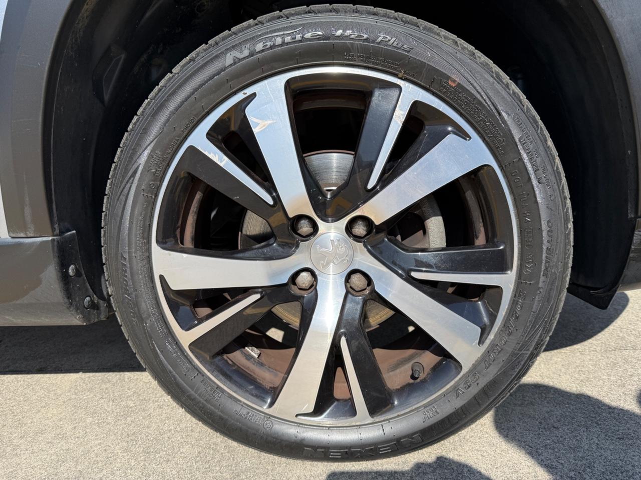 Peugeot 2008 1.2 Turbo Benzina 110 cv EURO 6B NEOPATENTATI