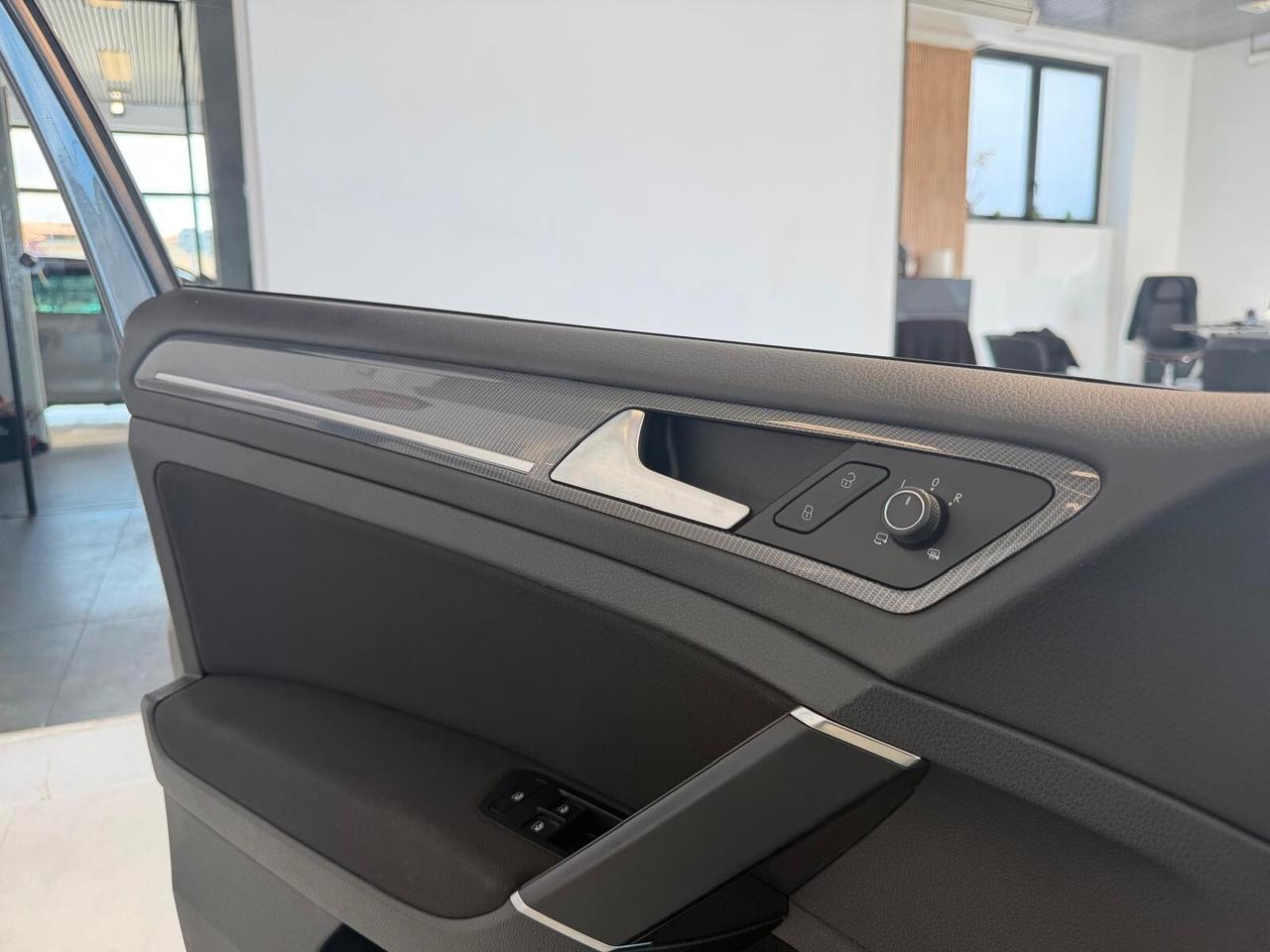 Volkswagen Golf 1.6 TDI R-LINE FULL OPTIONAL