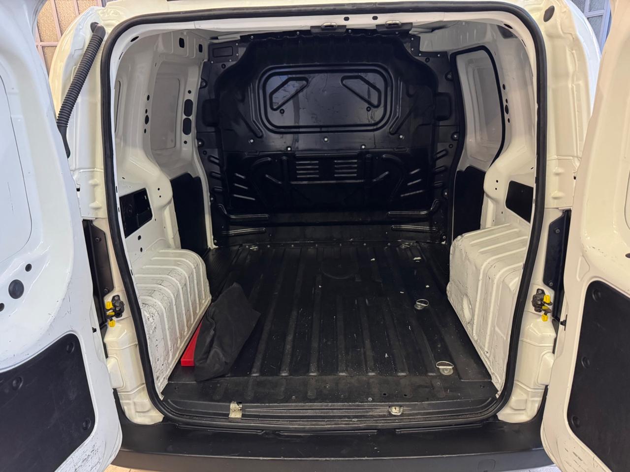 Fiat Fiorino 1.3 MJT 95CV Cargo SX