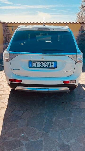 Mitsubishi Outlander 2.2 DI-D 4WD Intense