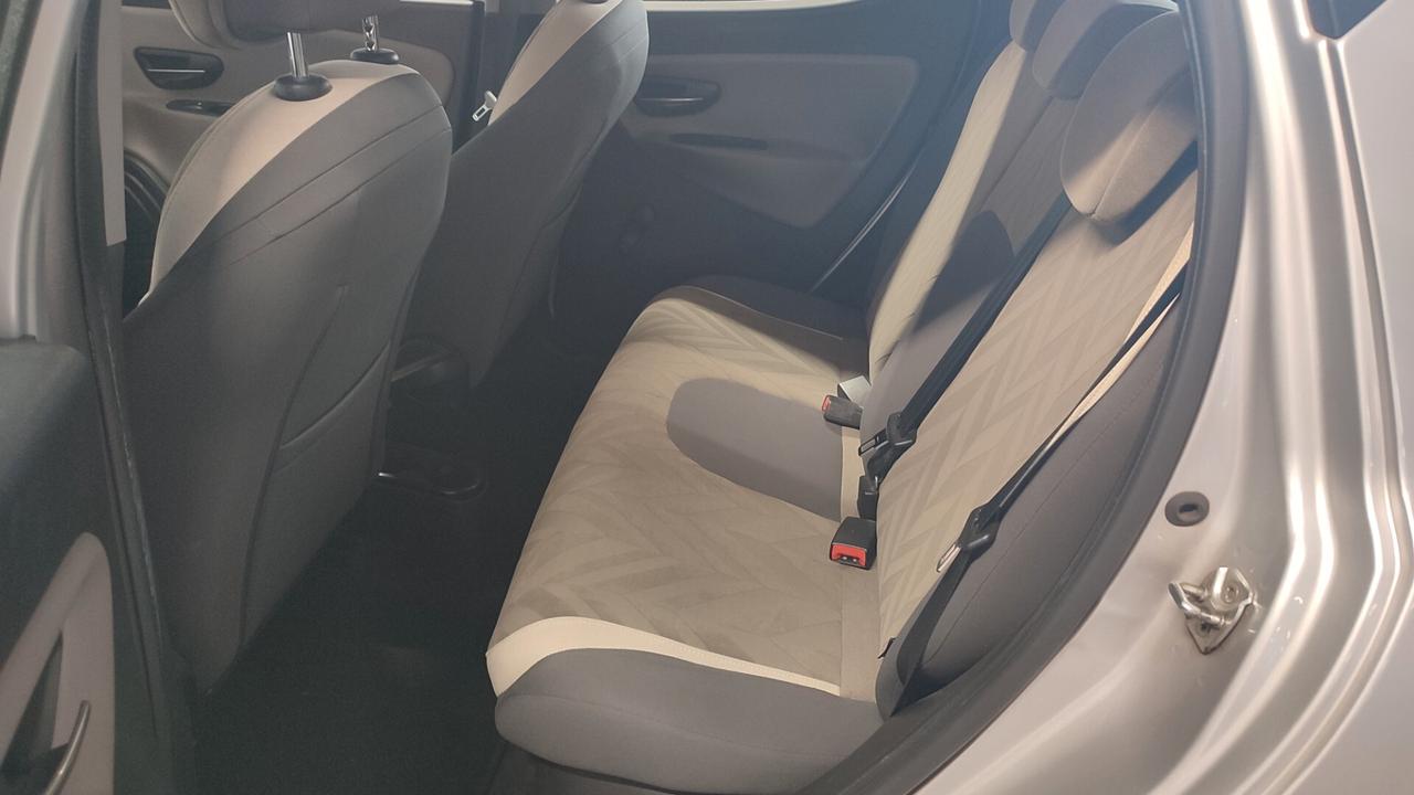 Lancia Ypsilon 1.2 69 CV 5 porte Platinum NEOPATENTATO EURO 6