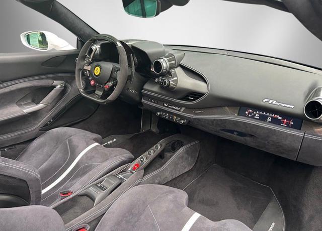 FERRARI F8 Spider "SPEDIZIONE SU RICHIESTA IN TUTTO IL MONDO"