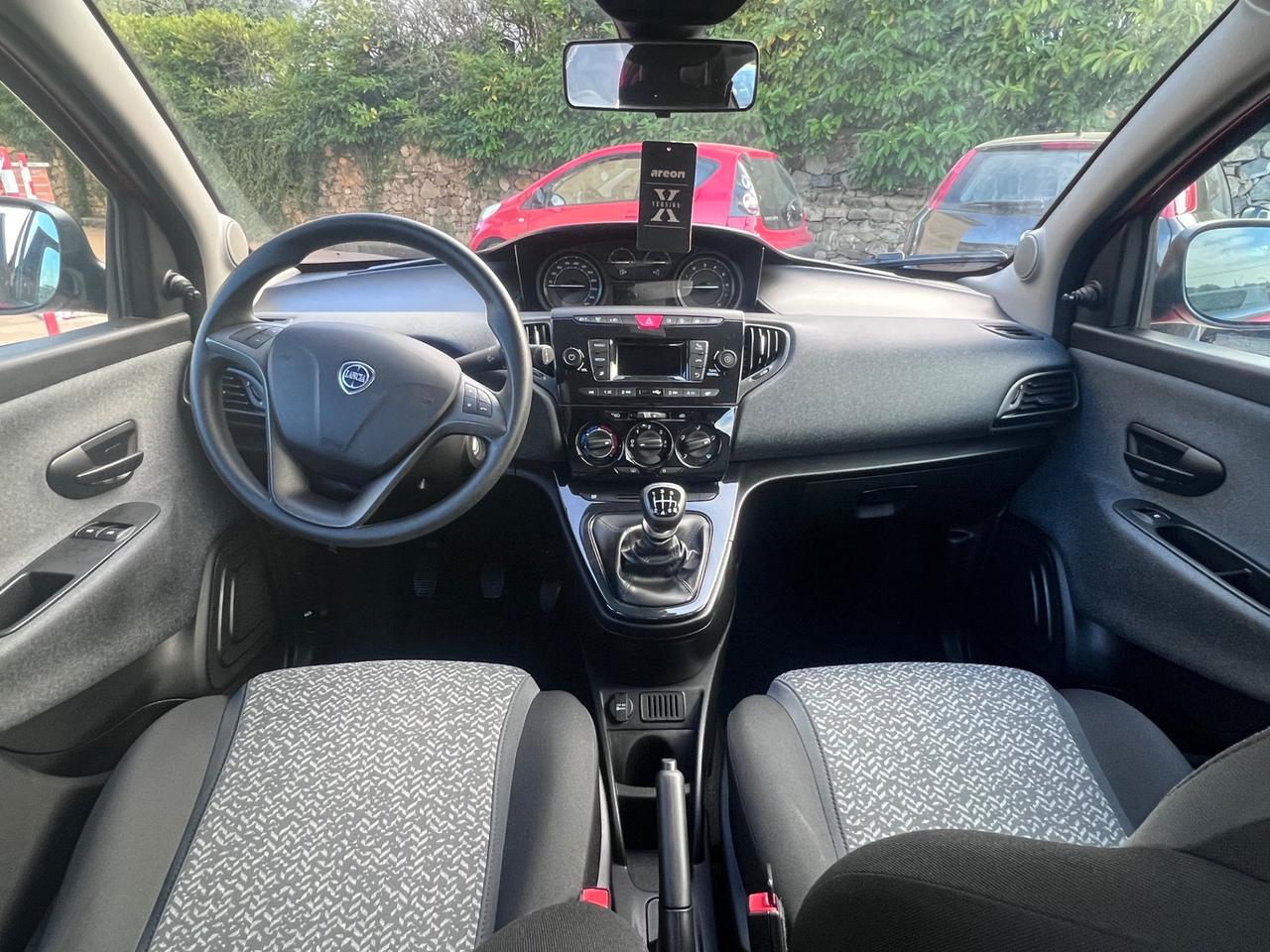 Lancia Ypsilon 1.0 FireFly 5 porte S&S Hybrid Alberta Ferretti