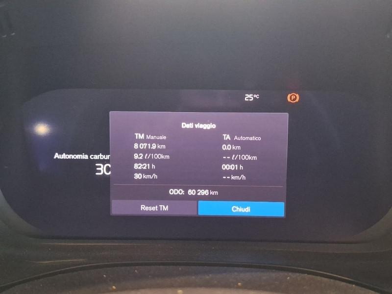 VOLVO XC60 B5 D AWD automatico Plus Dark