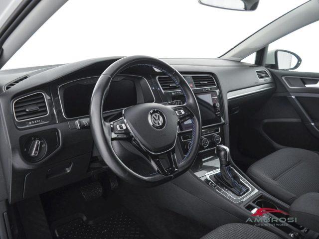 VOLKSWAGEN Golf 136 CV