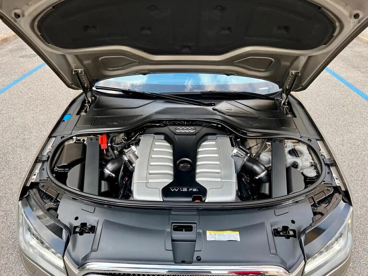 Audi A8 Lunga 6.3 W12 FSI 500cv Tiptornic8 Quattro