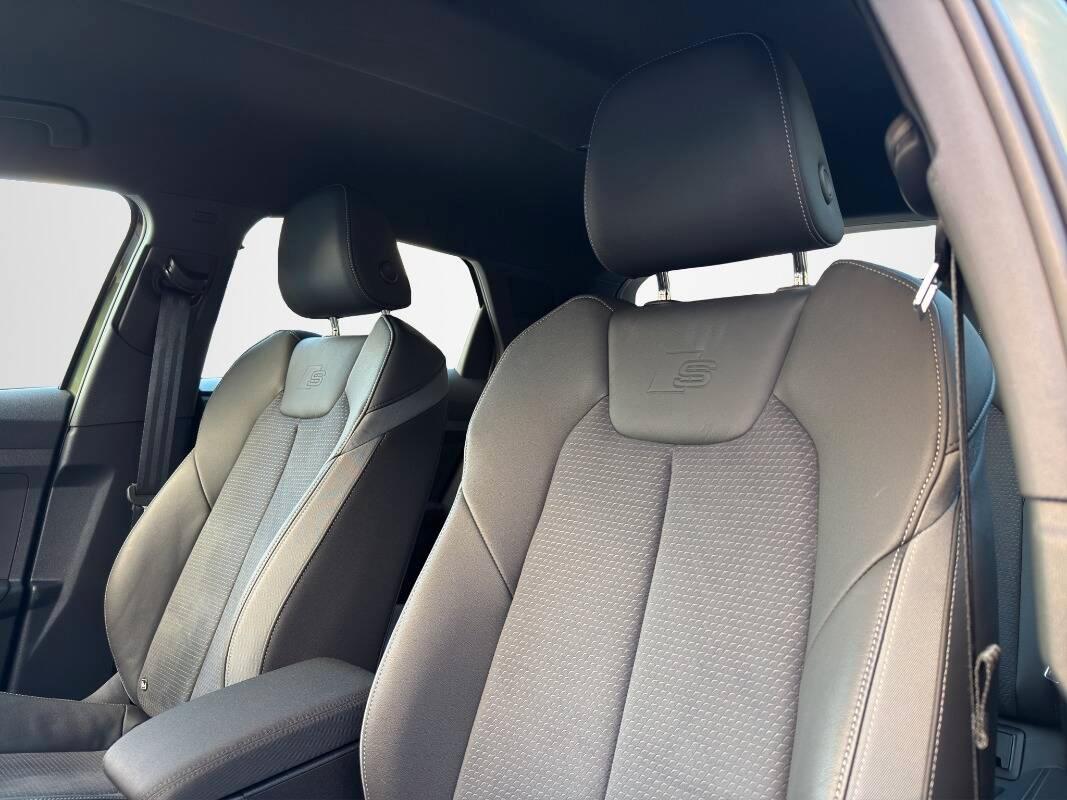 Audi A1 1.0 116CV Identity Contrast S Line Interno S tronic