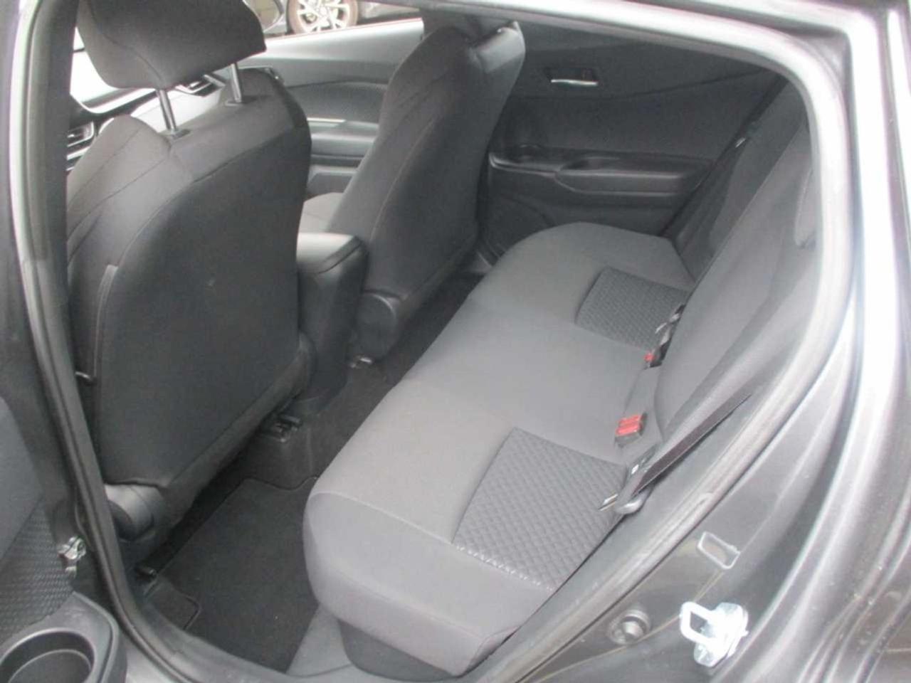 Toyota C-HR 1.8 Hybrid E-CVT Business