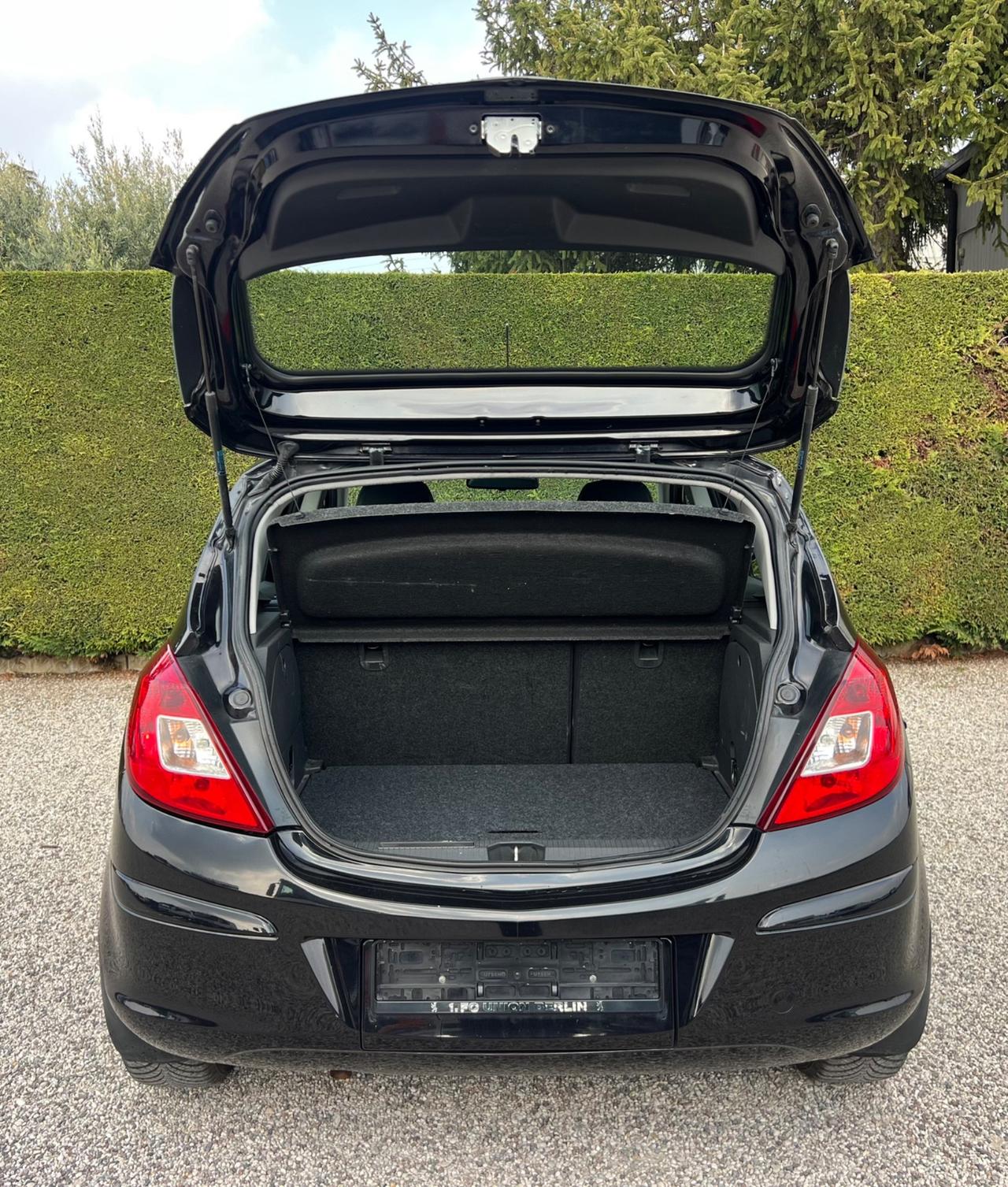 Opel Corsa 1.2 5 porte Enjoy