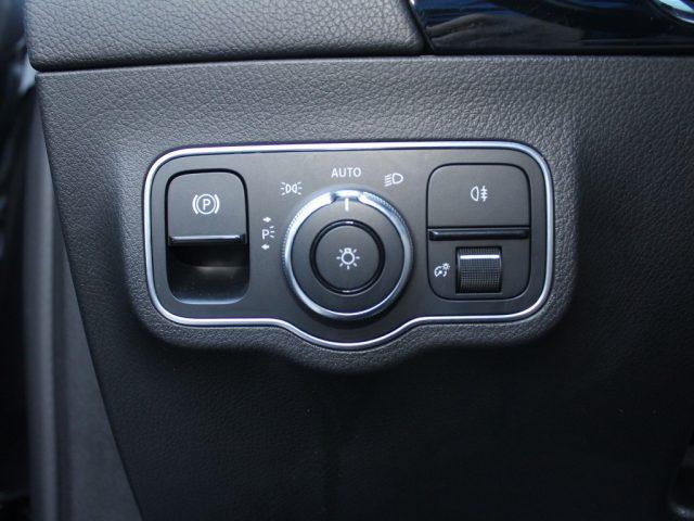 MERCEDES-BENZ GLA 200 d Automatic Premium