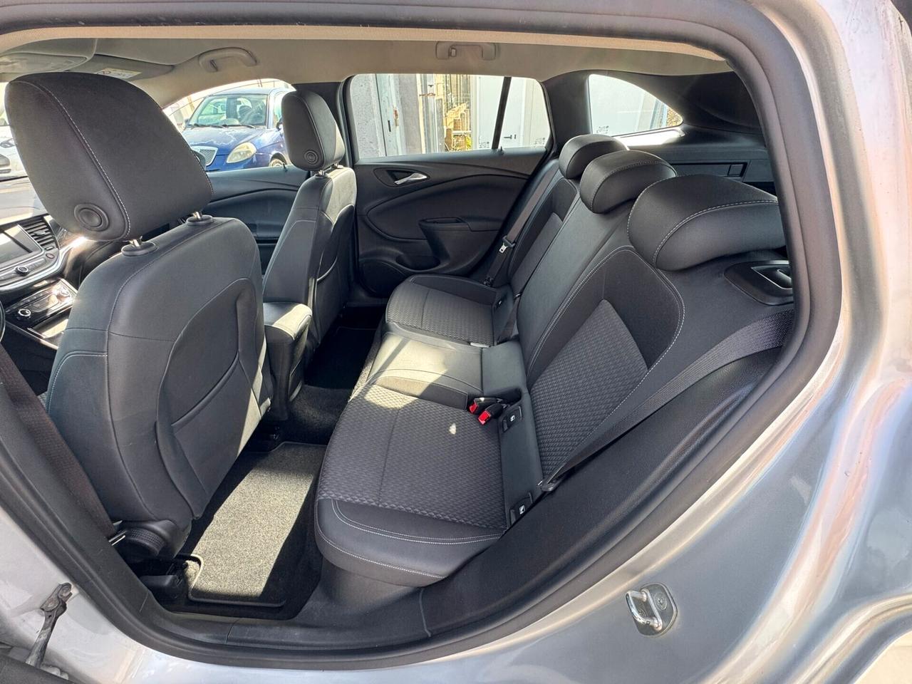 Opel Astra 1.6 cdti Innovation 110cv
