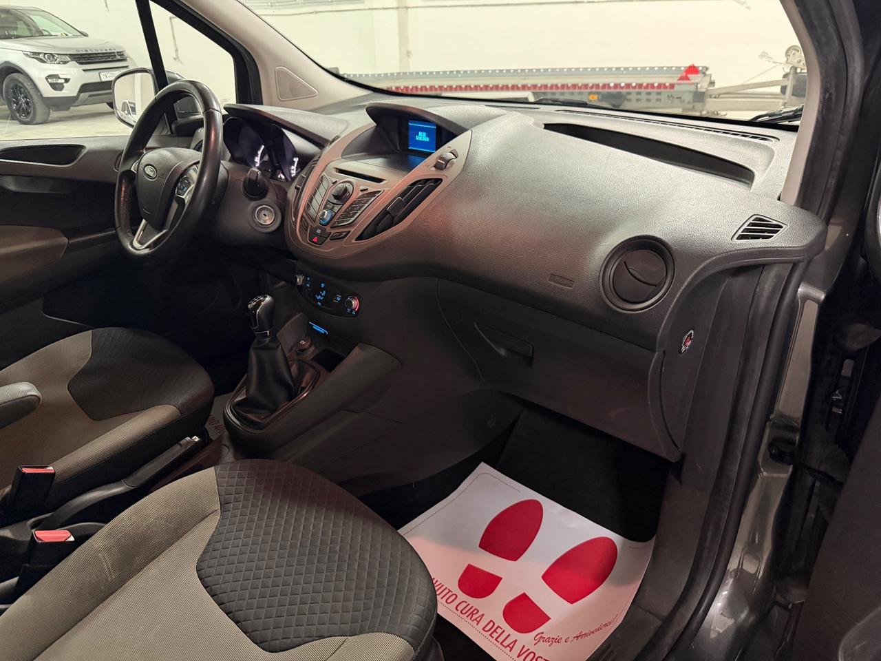 Ford Tourneo Courier 1.5 TDCI 95 CV Titanium