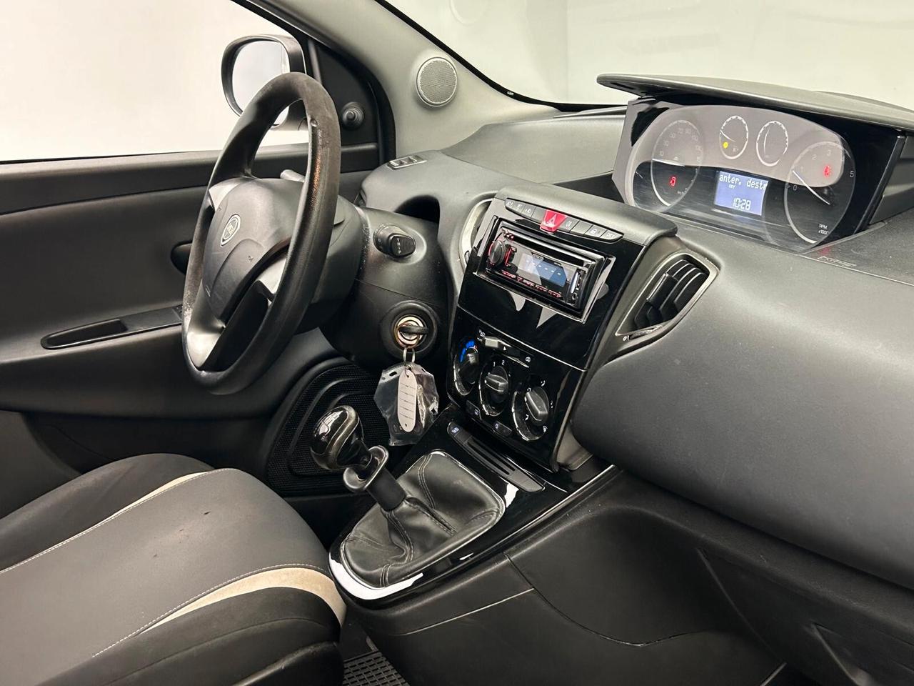 Lancia Ypsilon 1.2 69 CV 5 porte Gold