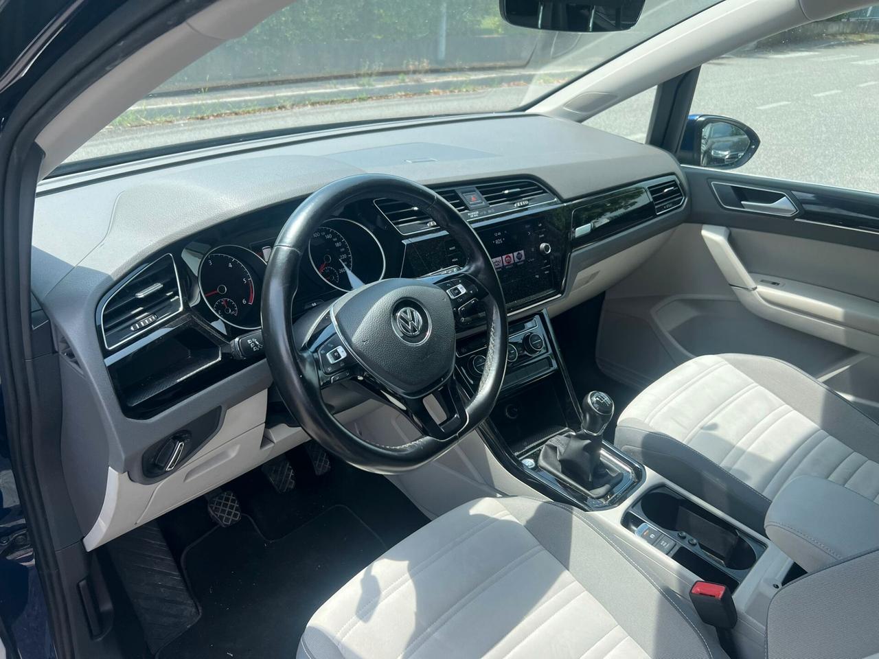 Volkswagen Touran 2.0 TDI 150 CV DSG BlueMotion Technology restyling