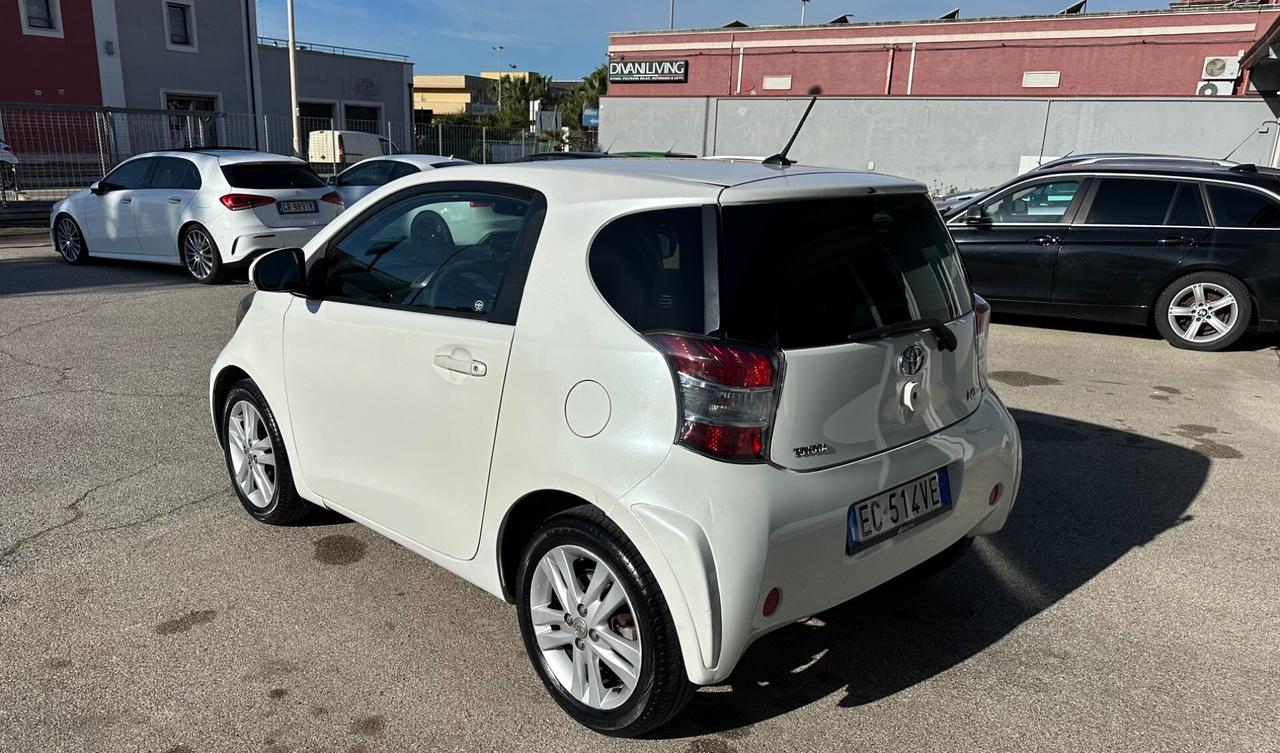 Toyota iQ 1.3 Executive CONFRONTA KM OPTIONAL