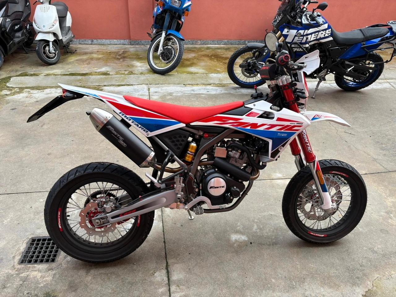 FANTIC 125 MOTARD CASA - 2019