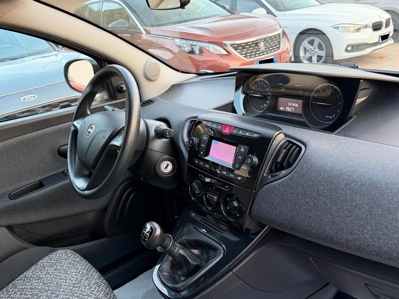 Lancia Ypsilon 1.2 69 cv. ELEFANTINO BLU