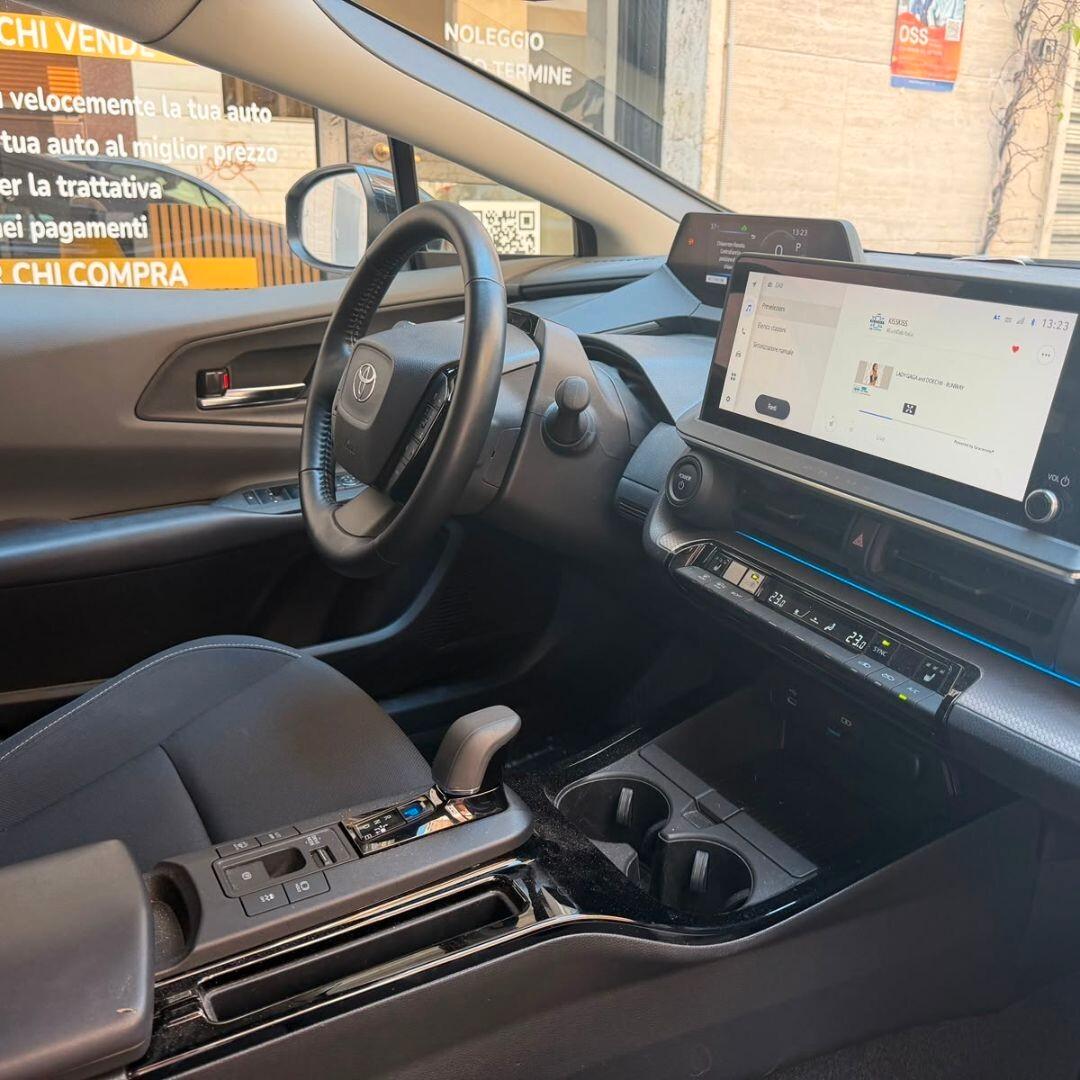 Toyota Prius 2.0 Plug-in Hybrid Lounge - 111KW
