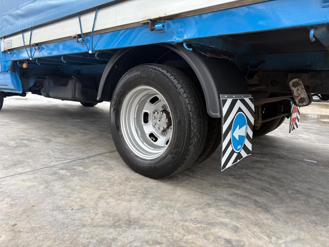 Trattore iveco Daily 35c10 cassonato telonato 4 metri per 2.15