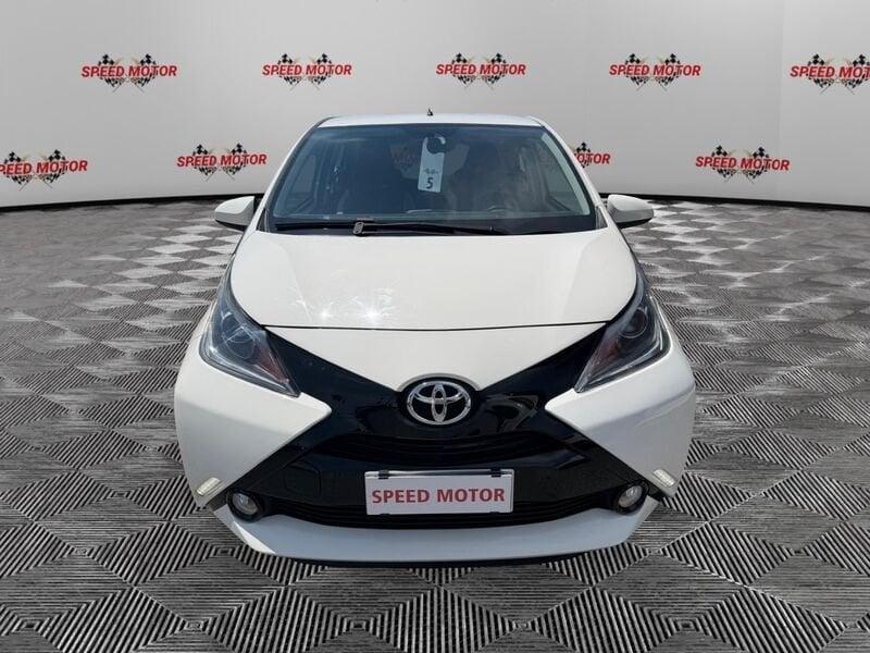 Toyota Aygo 1.0 70 CV x-play, RETRO, CERCHI IN LEGA