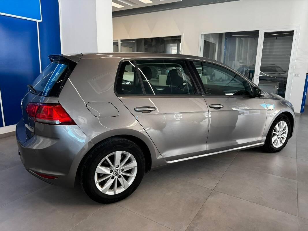 Volkswagen Golf 1.6 tdi Highline 5p