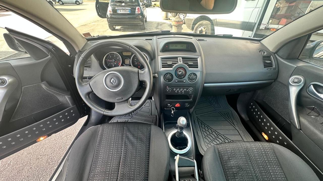 Renault Megane Mégane C-C 1.9 dCi/130CV Dynamique-KM CERTIFICATI