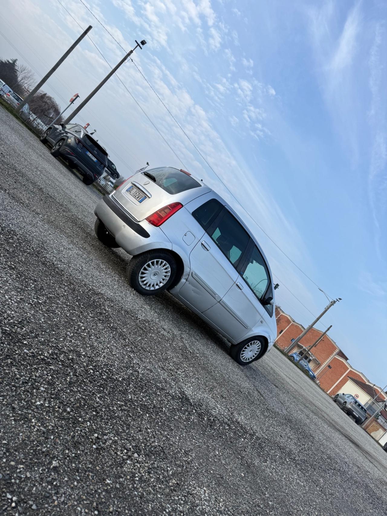 Lancia MUSA 1.3 Multijet 16V 90 CV Argento