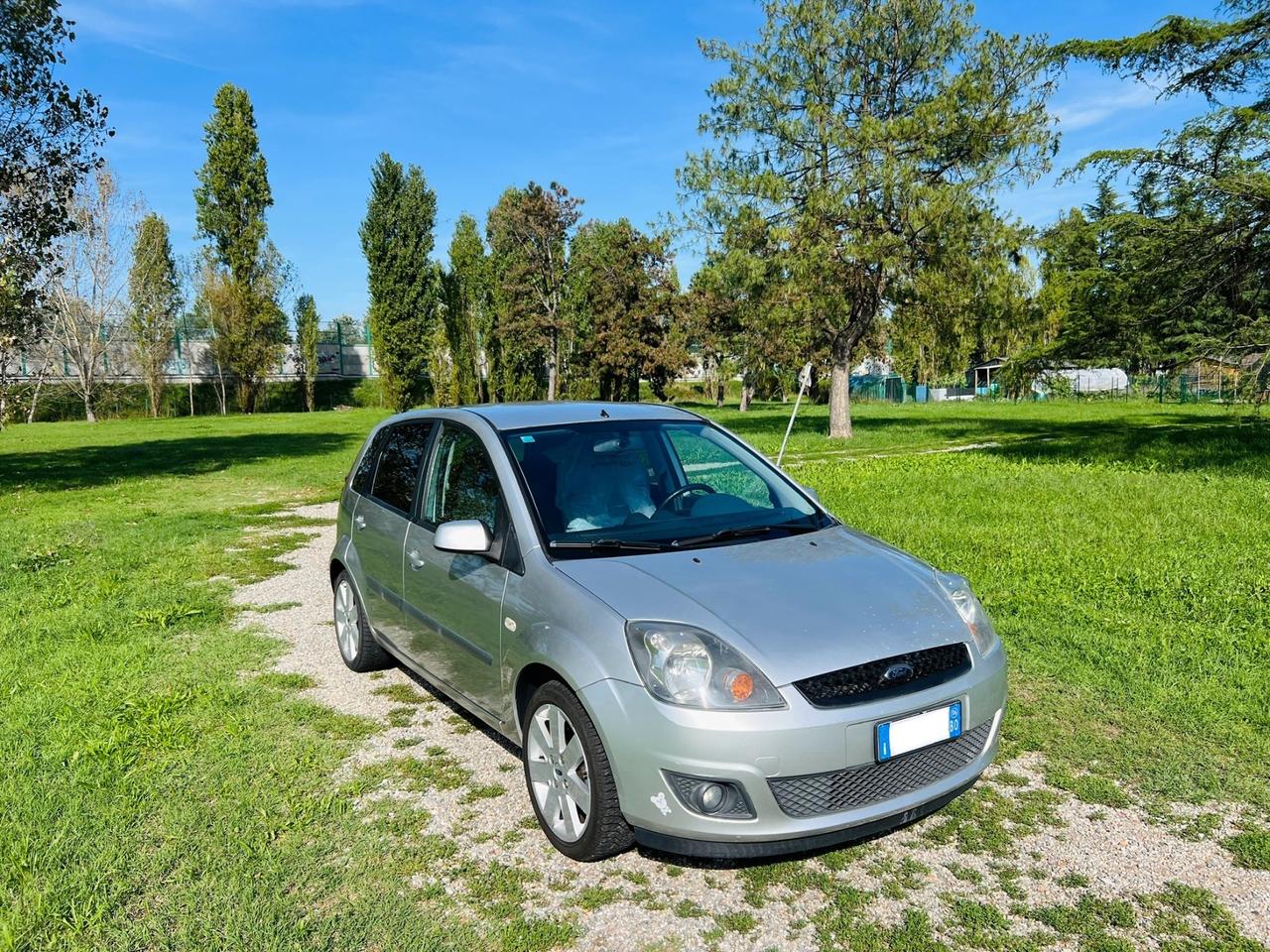 Ford Fiesta 1.2 16V 5p. Ghia