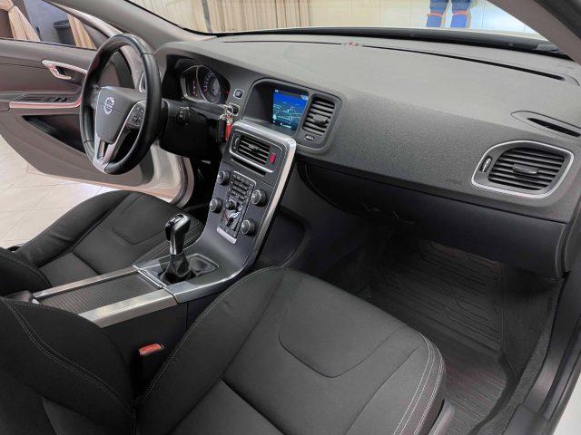 VOLVO V60 2.0 D2 MOMENTUM