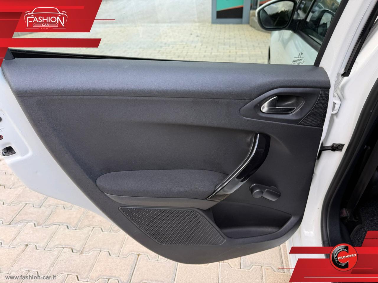 PEUGEOT 208 1.4 HDi 68 CV 5p. Business