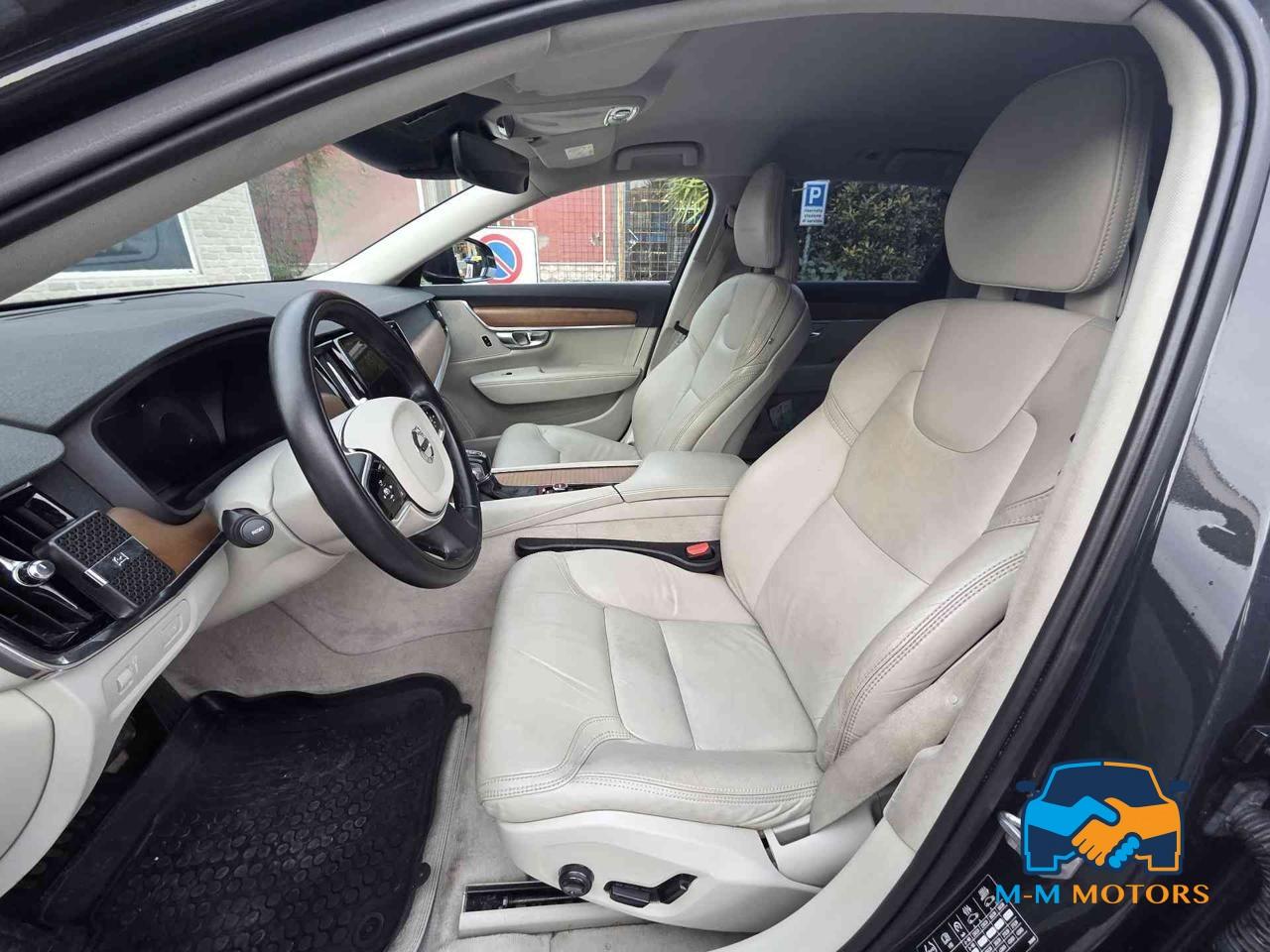 Volvo V90 D4 AWD Geartronic Momentum