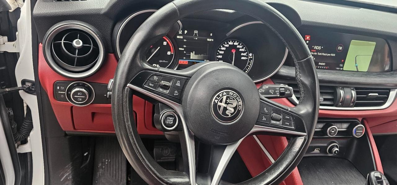 Alfa Romeo Stelvio 2.2 Turbodiesel 210 CV AT8 Q4 Super
