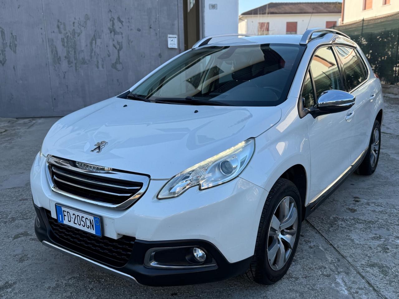 PEUGEOT 2008 1.2 BENZINA POCHI KM EURO6b 2016