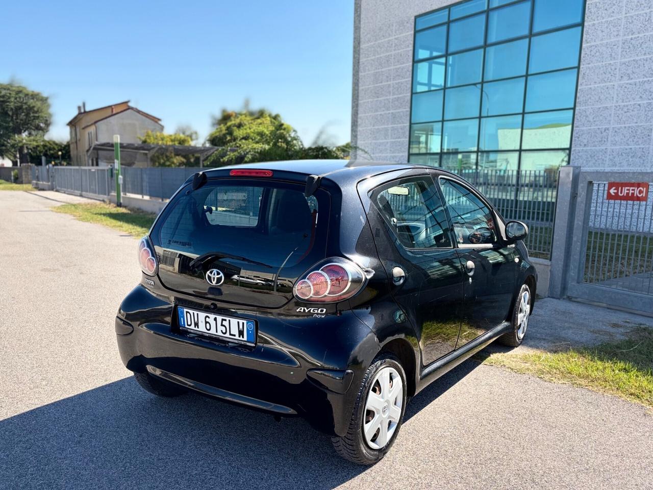 Toyota Aygo 1.0 benzina 2009 5 porte Sol