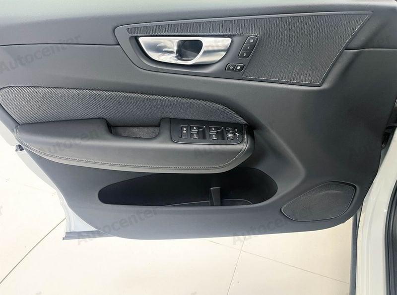 Volvo XC60 XC60 B4 (d) FWD GEARTRONIC PLUS DARK