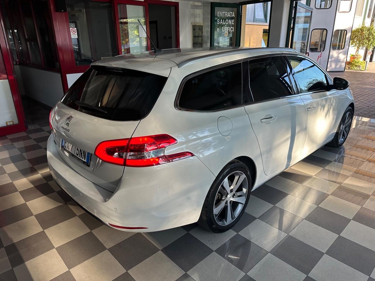 Peugeot 308 PureTech Turbo 130 S&S SW Allure