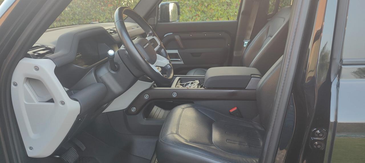 Land Rover Defender 110 3.0D Autocarro 5 posti 200 CV AWD SE