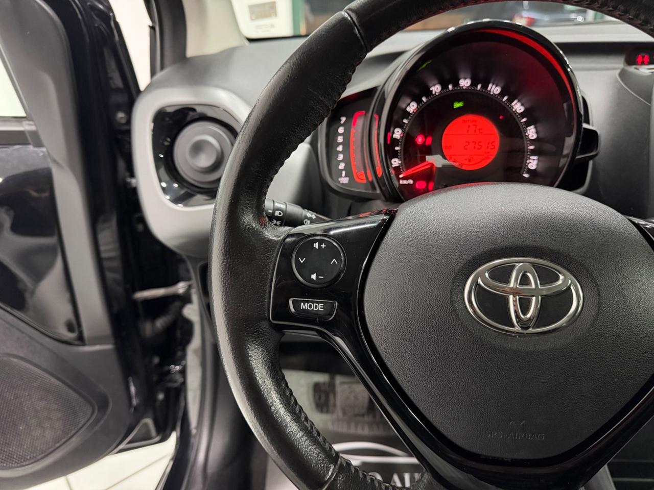 Toyota Aygo Connect 1.0 VVT-i 72 CV 5 porte x-clusiv