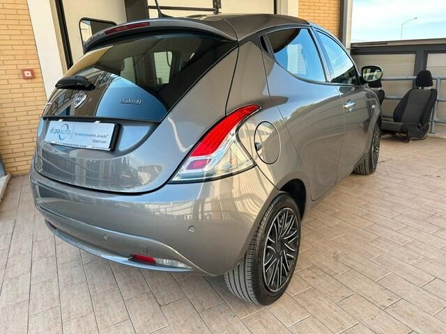 Lancia Ypsilon 1.0 FireFly 5 porte S&S Hybrid Gold