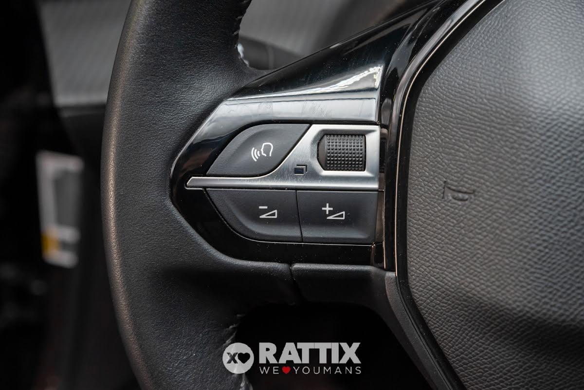 Peugeot e-2008 motore elettrico 100KW Allure Pack