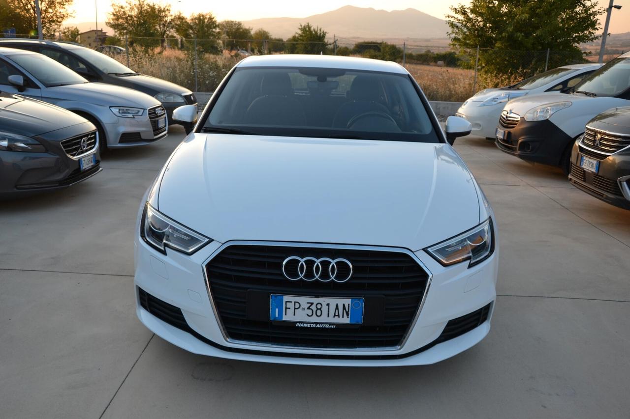 AUDI A3 2.0 TDI S-Tronic Business SB '18