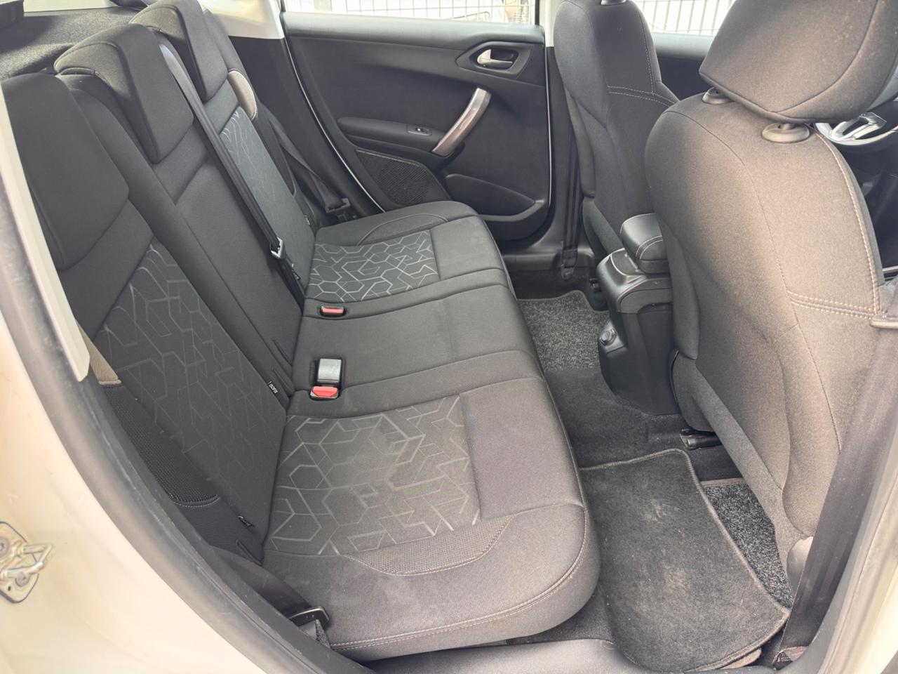 Peugeot 2008 1.6 HDI S&S URBAN CROSS garanzia 12 mesi