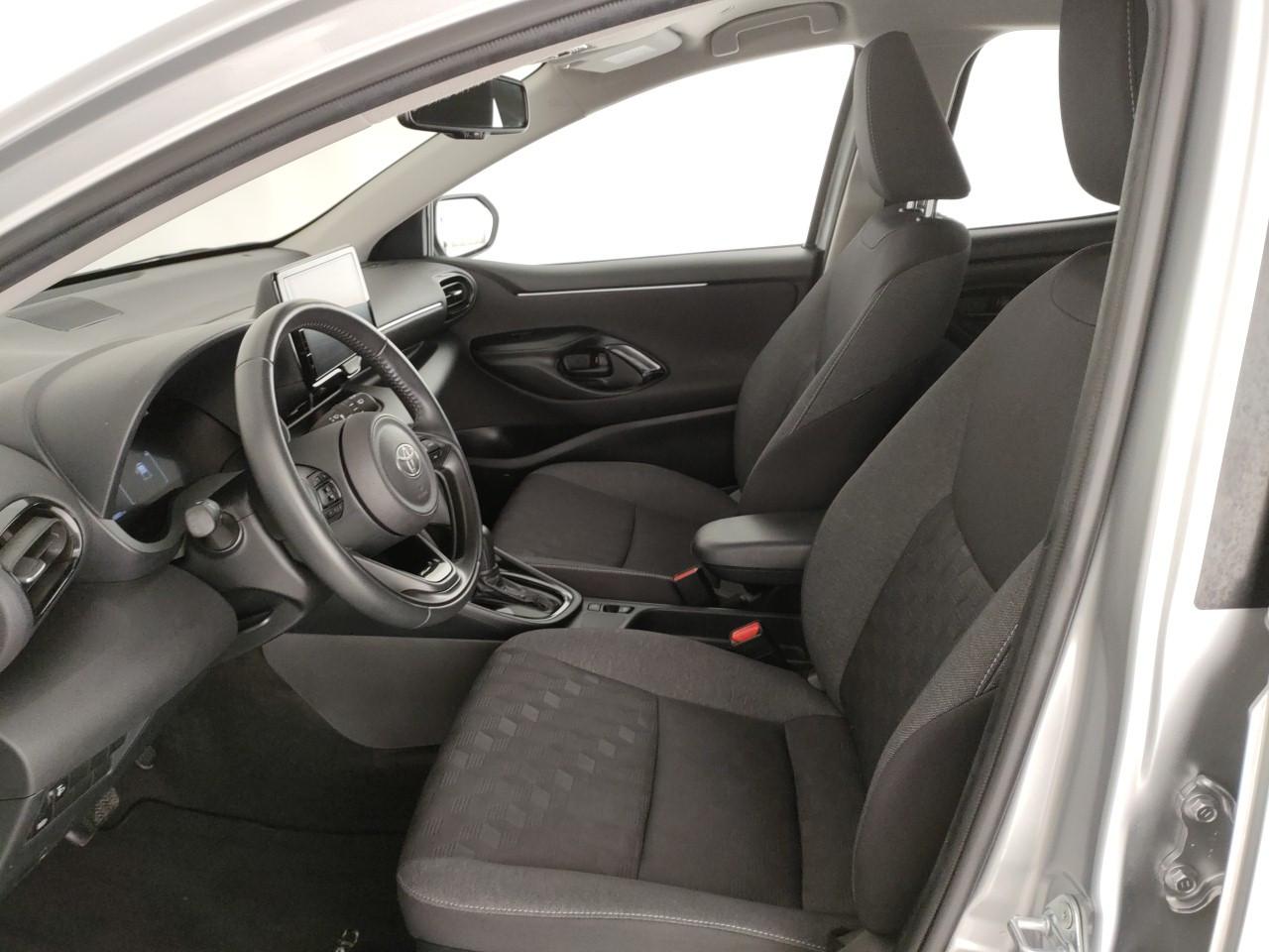 TOYOTA Yaris 1.5h Trend