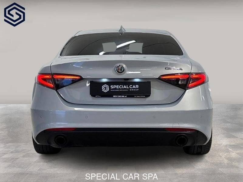 Alfa Romeo Giulia 2.2 t Competizione 160cv auto