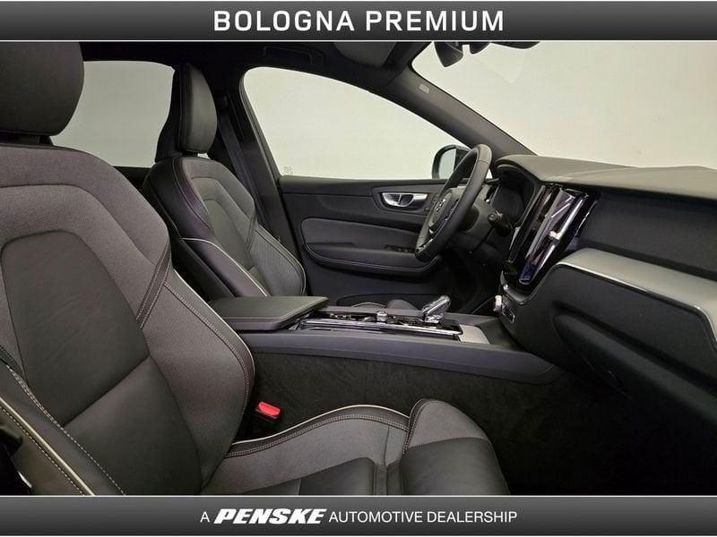 Volvo XC60 XC60 B5 AWD automatico Plus Dark