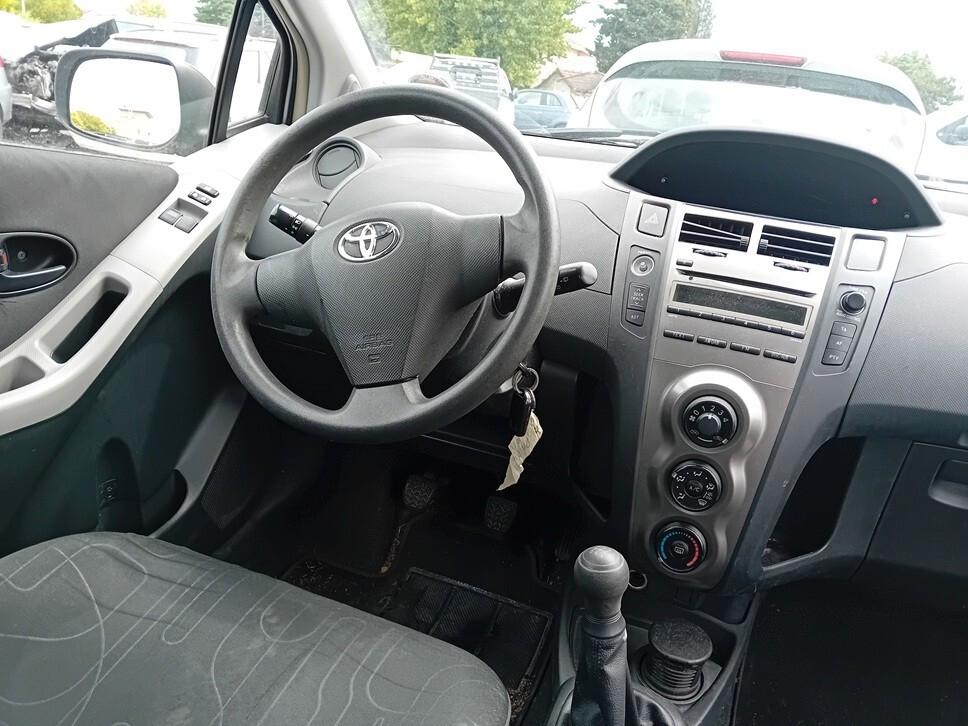 Toyota Yaris 1.0 3 porte Sol